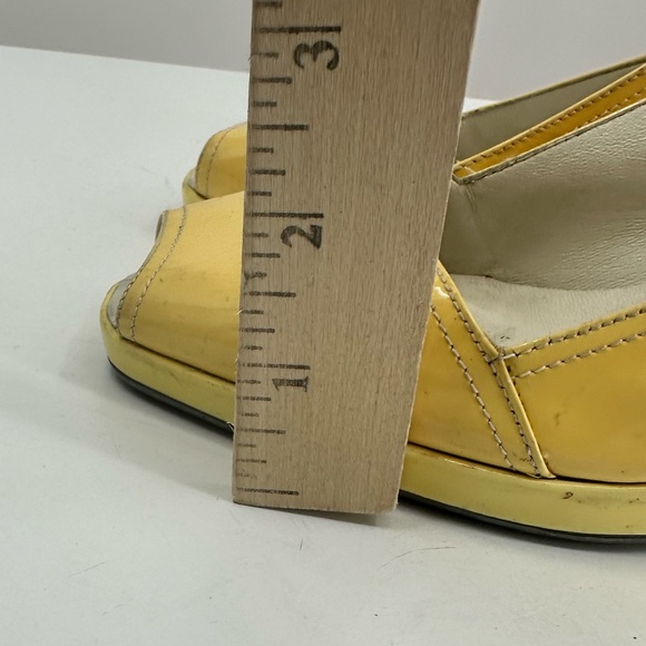 Prada Leather Slingback Sandals Wedge Heel Pale Yellow Peep Toe Womens 40 - Picture 7 of 9